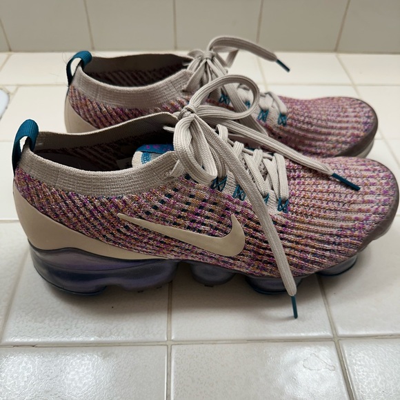 Nike Air women’s Vapormax fly knit trainer - like new! - Picture 2 of 6